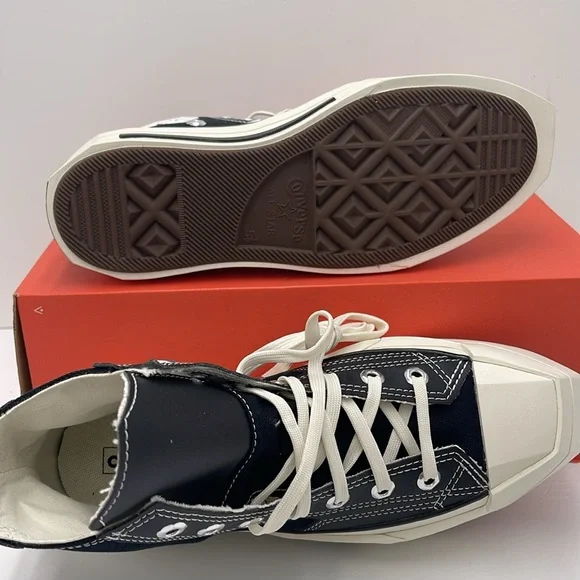 Converse WMNS Black High-Top Sneakers A06435C
CHUCK 70 DE LUXE SQUARED HI
BLACK/ - Picture 3 of 16